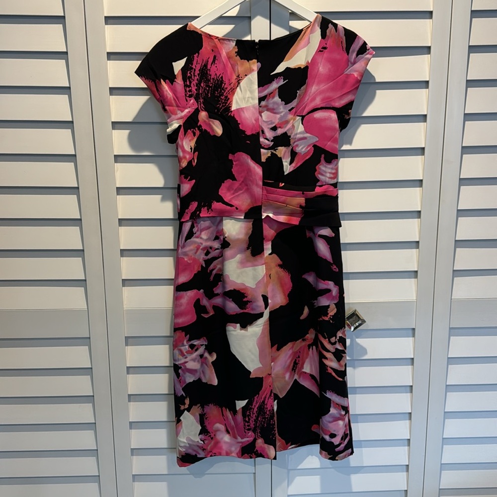 Ann Taylor Pre loved Printed colorful 100% Silk pleated front accent. - Picture 7 of 8